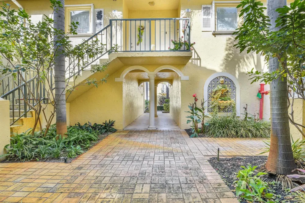 1030 Lake Shore Drive #103 Lake Park, FL 33403
