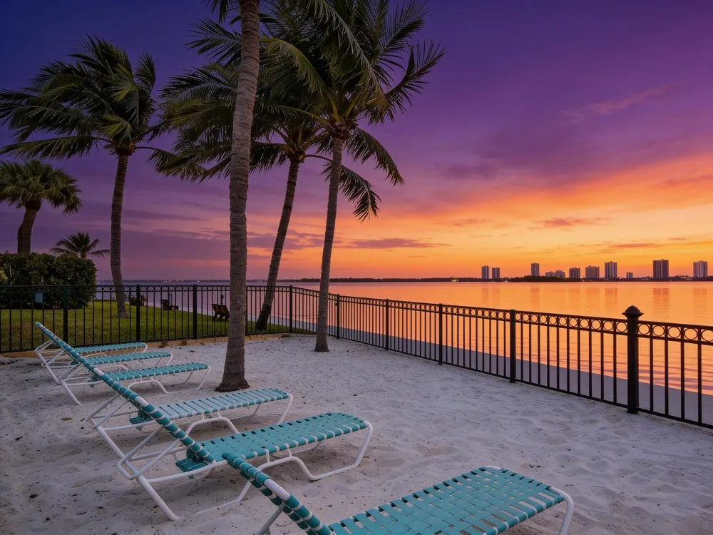 1030 Lake Shore Drive #103 Lake Park, FL 33403