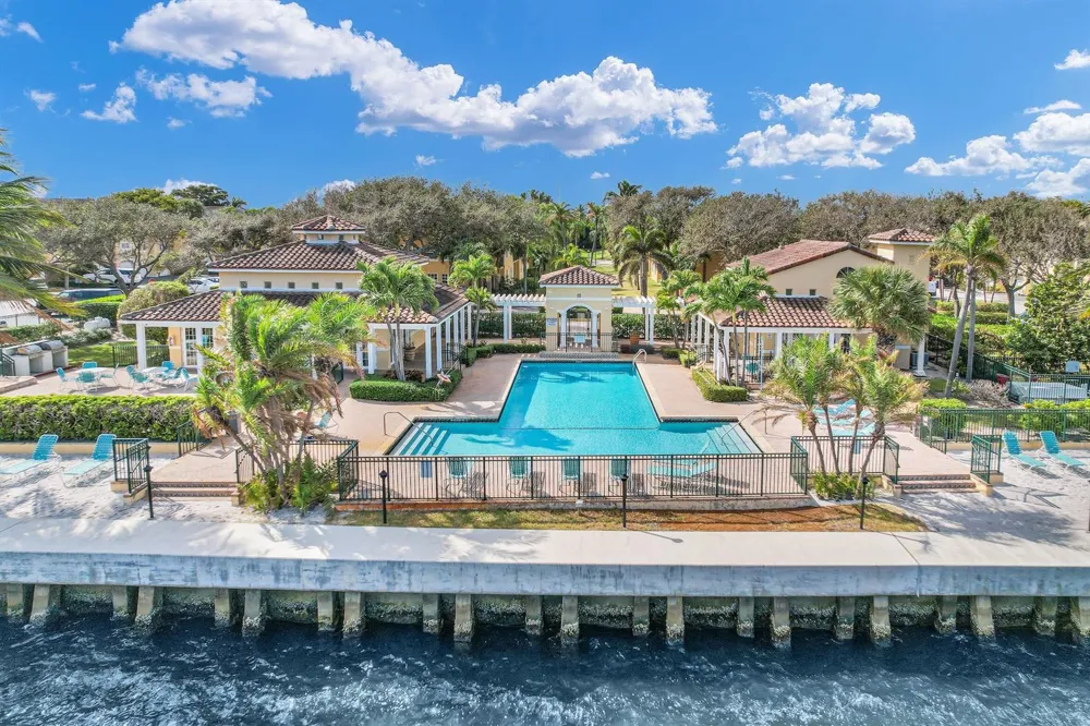1030 Lake Shore Drive #103 Lake Park, FL 33403