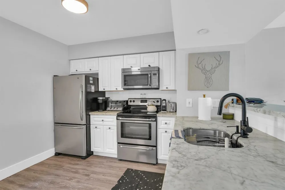 1030 Lake Shore Drive #103 Lake Park, FL 33403