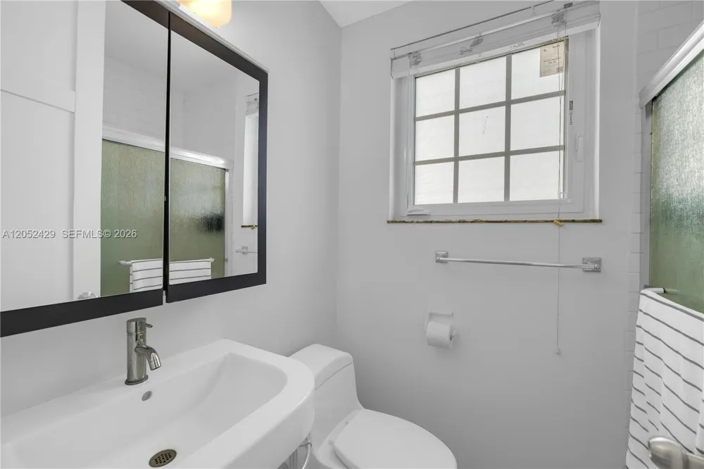 439 15th St #2 Miami Beach, FL 33139