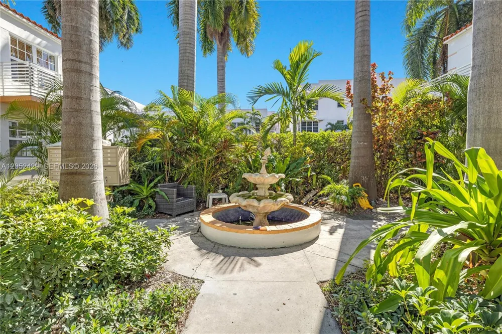439 15th St #2 Miami Beach, FL 33139