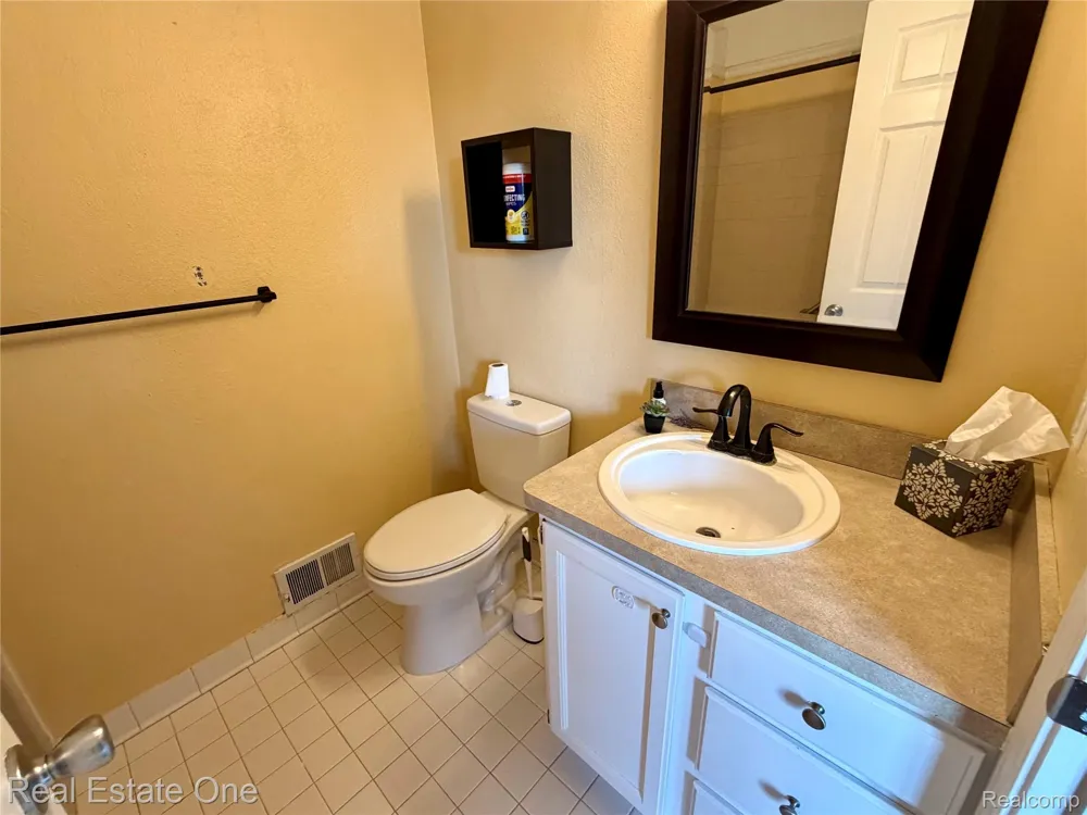 1930 Alexander Drive Westland City, MI 48186