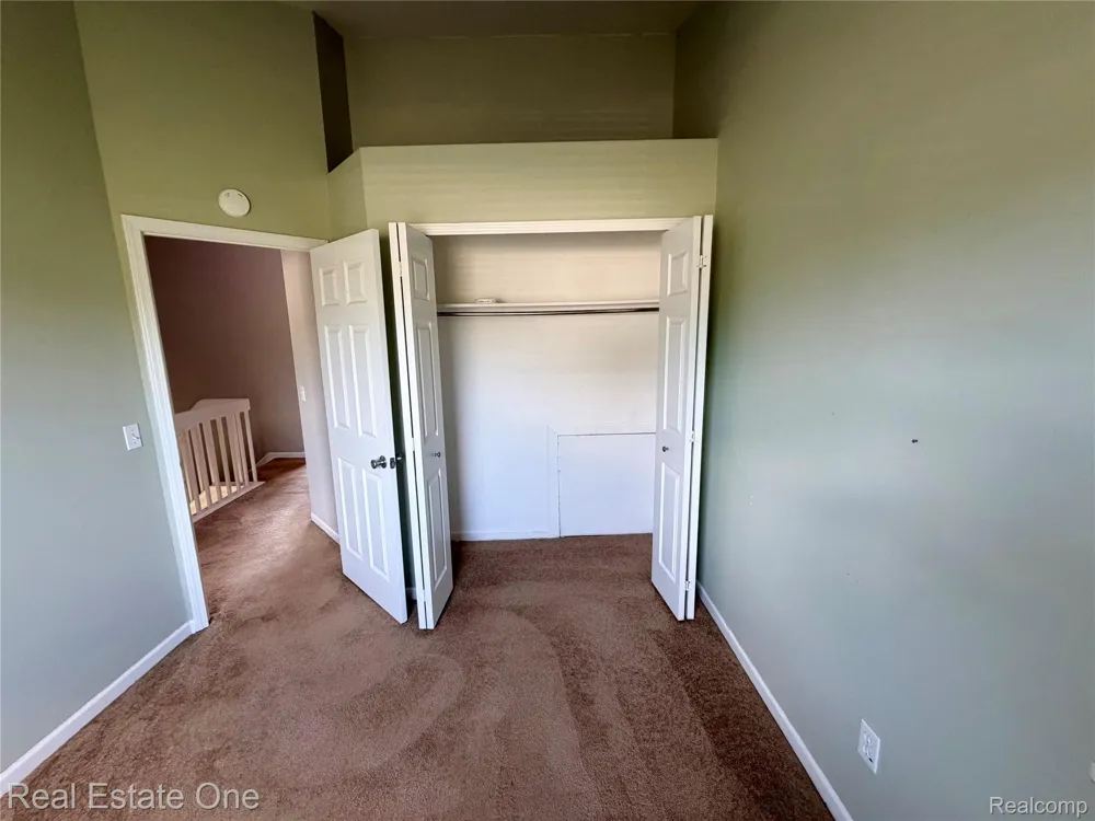 1930 Alexander Drive Westland City, MI 48186