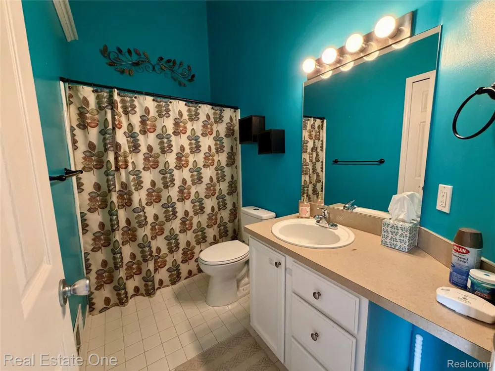 1930 Alexander Drive Westland City, MI 48186
