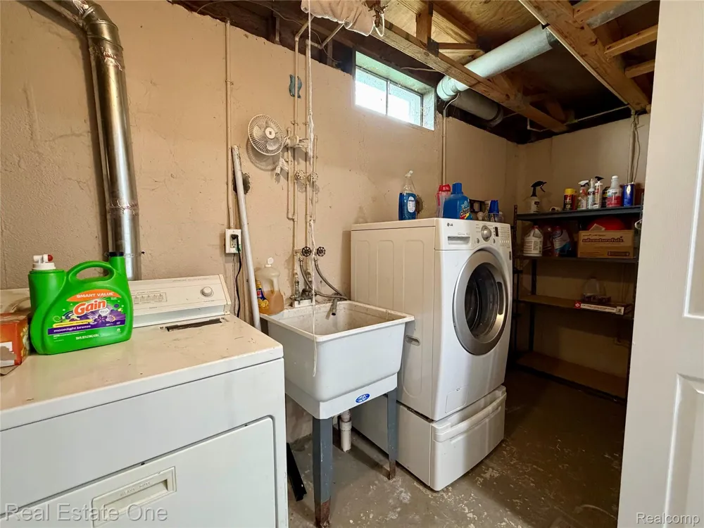 1930 Alexander Drive Westland City, MI 48186