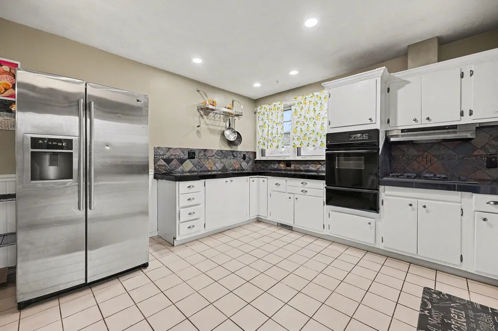 2463 Kinney Avenue NW Walker City, MI 49534