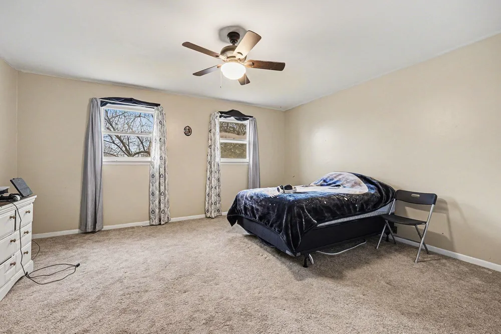 2463 Kinney Avenue NW Walker City, MI 49534