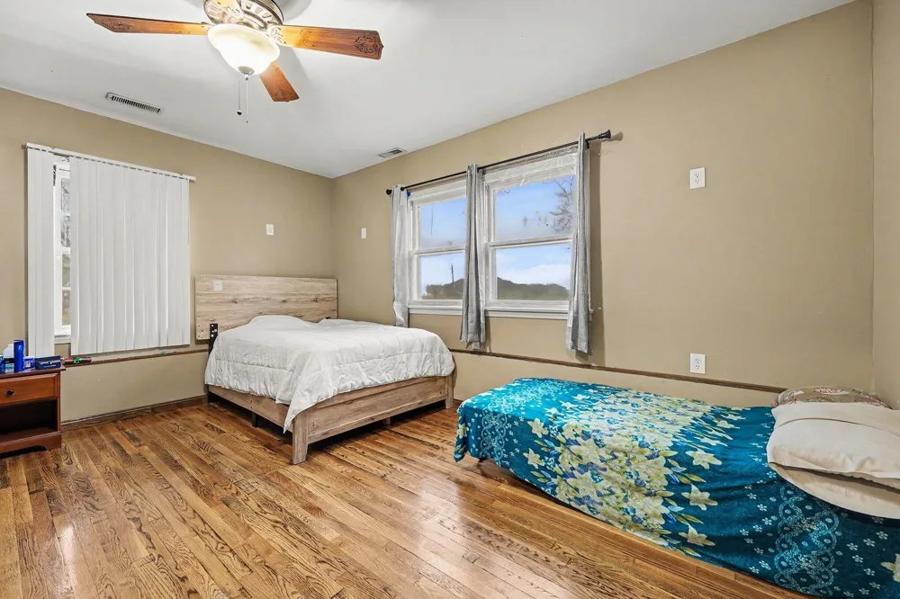 2463 Kinney Avenue NW Walker City, MI 49534