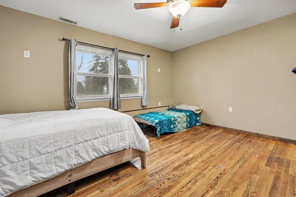2463 Kinney Avenue NW Walker City, MI 49534