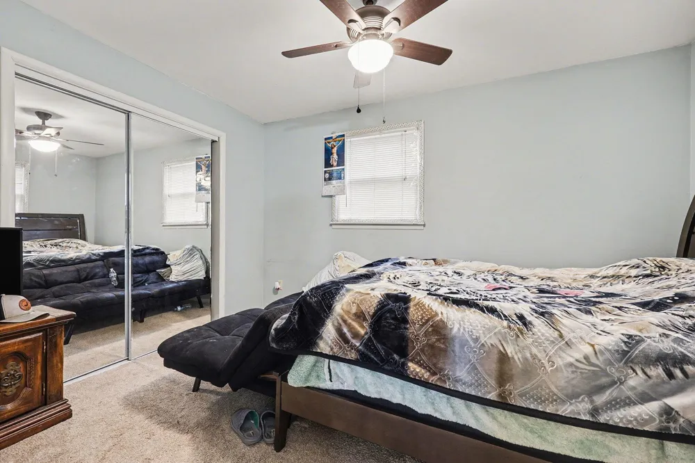 2463 Kinney Avenue NW Walker City, MI 49534