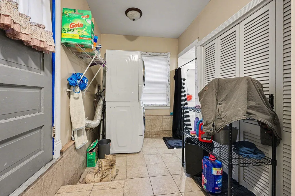 2463 Kinney Avenue NW Walker City, MI 49534