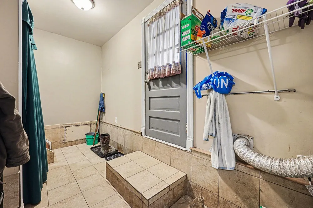 2463 Kinney Avenue NW Walker City, MI 49534