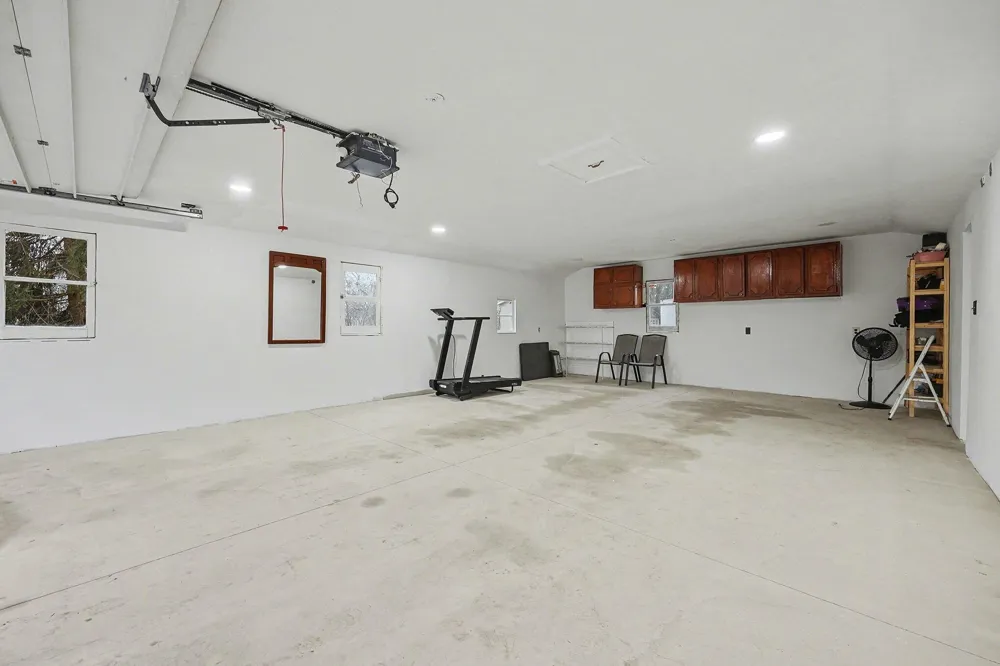 2463 Kinney Avenue NW Walker City, MI 49534