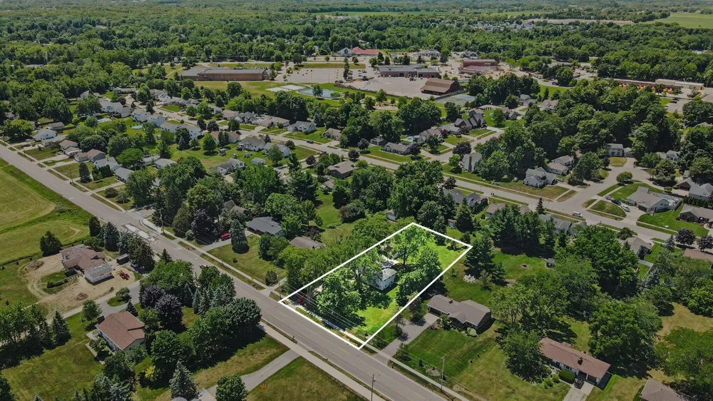 2463 Kinney Avenue NW Walker City, MI 49534