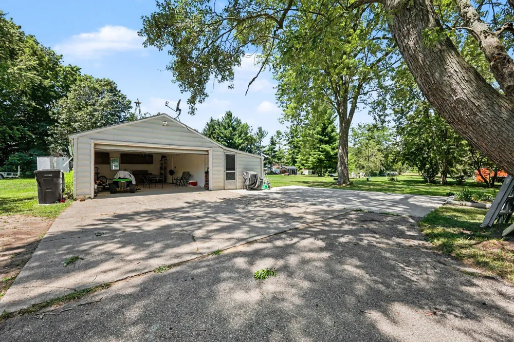 2463 Kinney Avenue NW Walker City, MI 49534