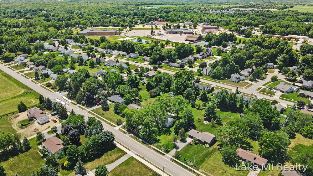 2463 Kinney Avenue NW Walker City, MI 49534