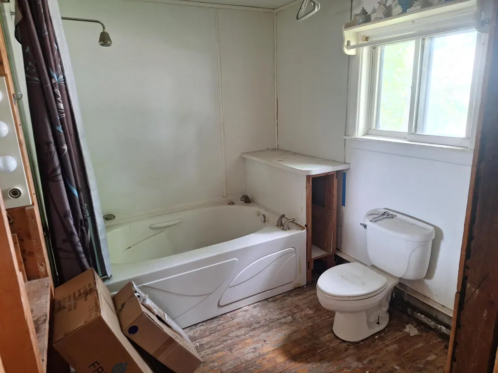 2104 Melvin Court Lansing Charter Township, MI 48917