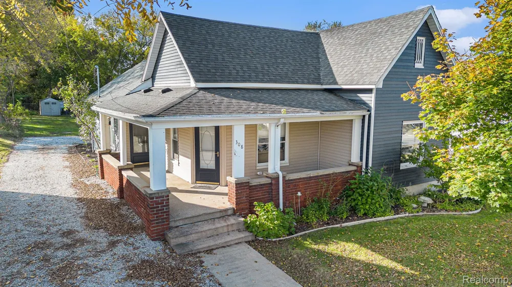 308 S Adelaide Street Fenton City, MI 48430