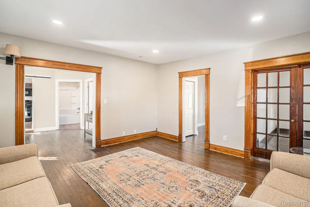 308 S Adelaide Street Fenton City, MI 48430