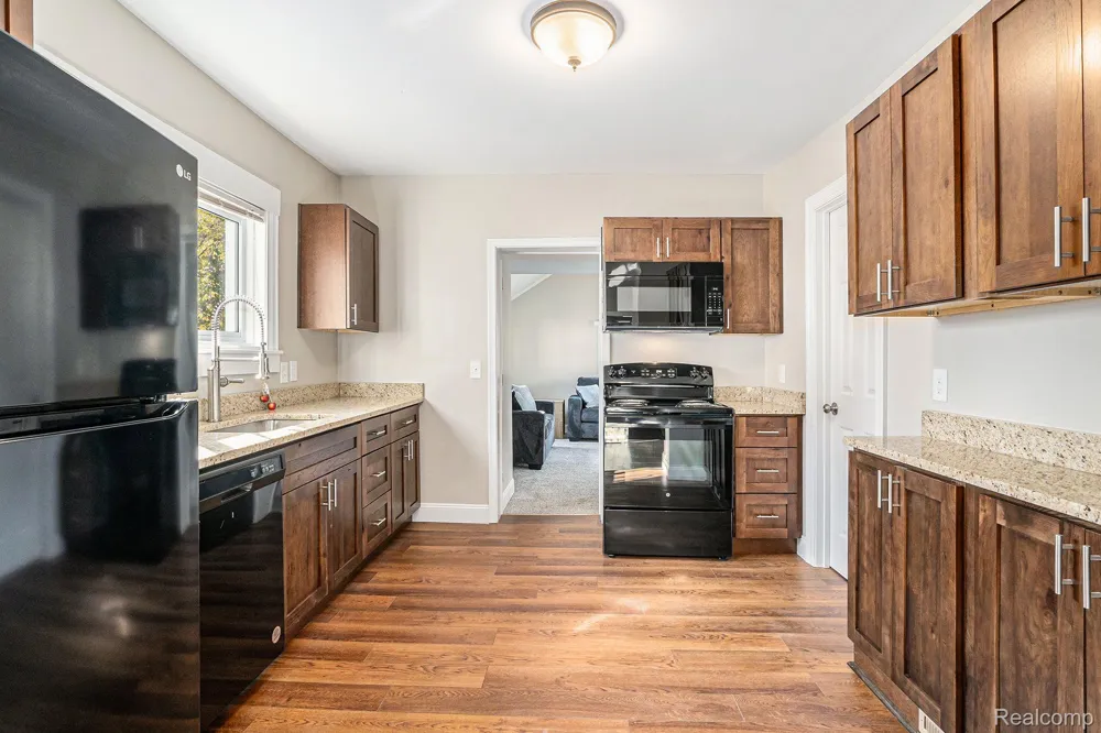 308 S Adelaide Street Fenton City, MI 48430