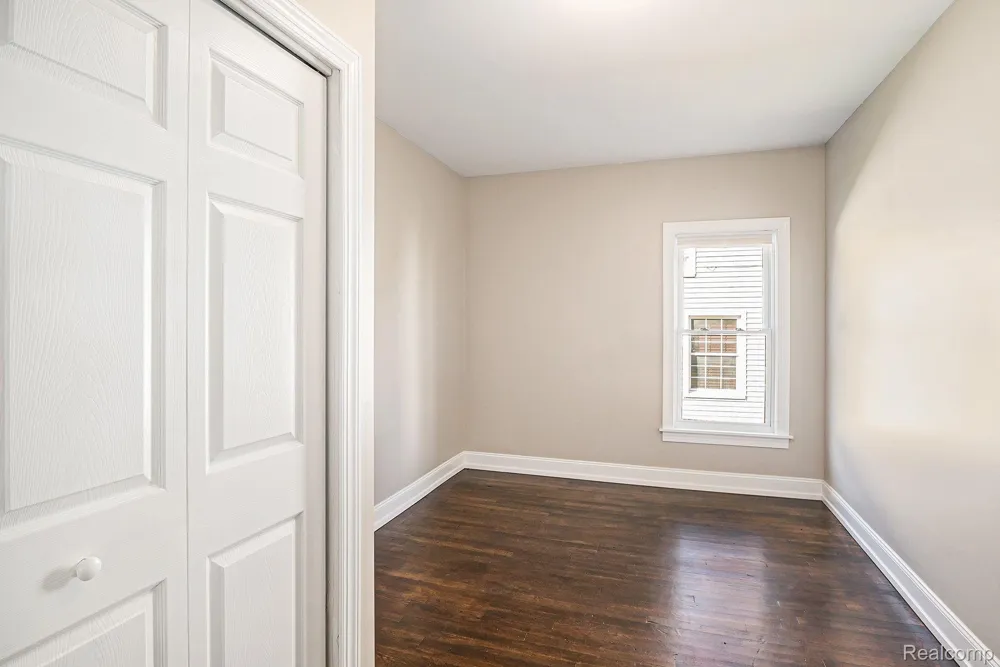 308 S Adelaide Street Fenton City, MI 48430