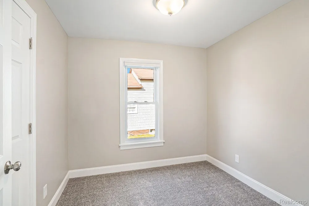 308 S Adelaide Street Fenton City, MI 48430