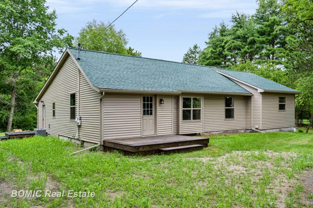 2435 E Dayton Road Wells Township, MI 48723