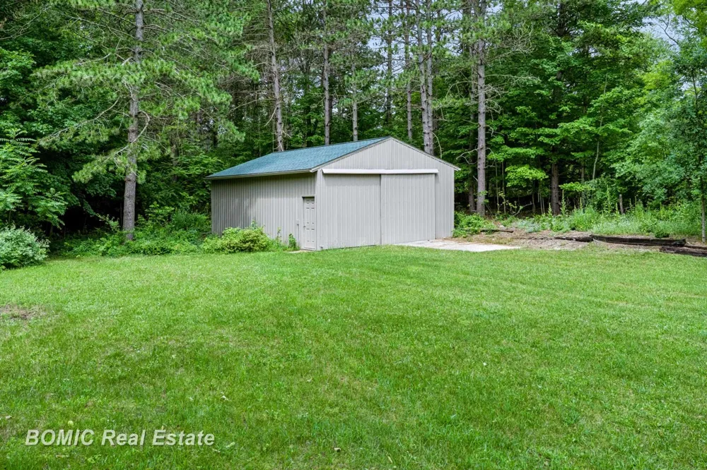 2435 E Dayton Road Wells Township, MI 48723