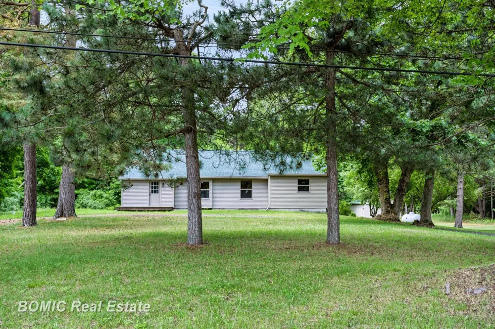 2435 E Dayton Road Wells Township, MI 48723