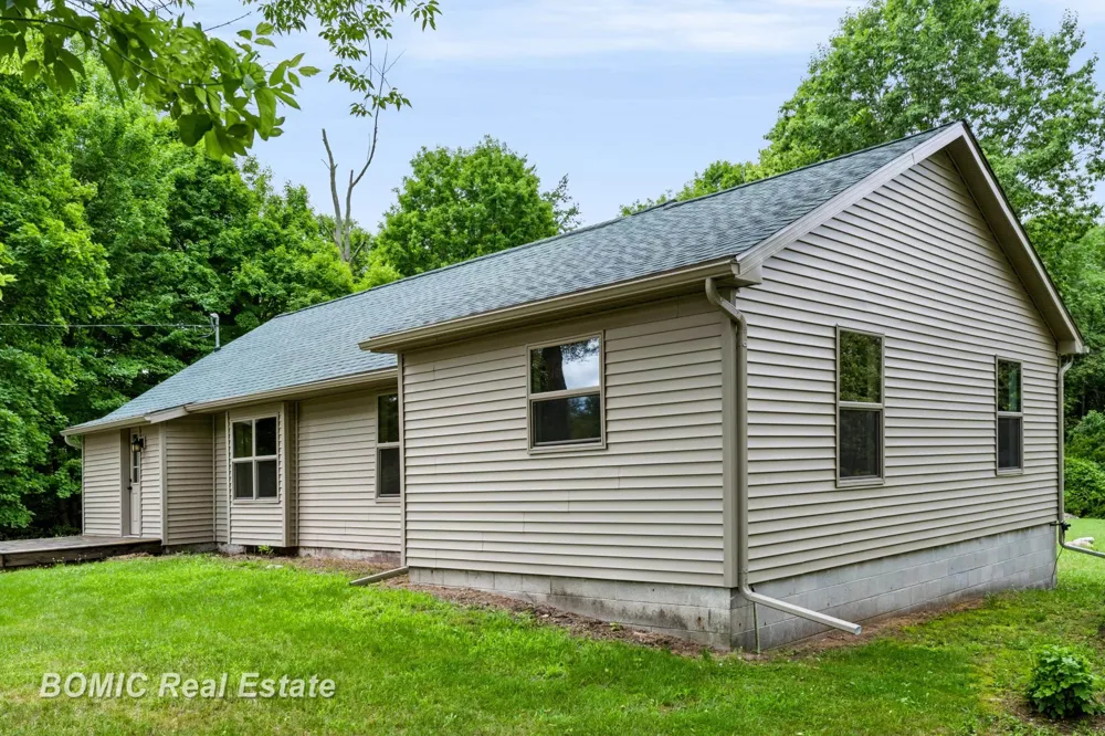 2435 E Dayton Road Wells Township, MI 48723