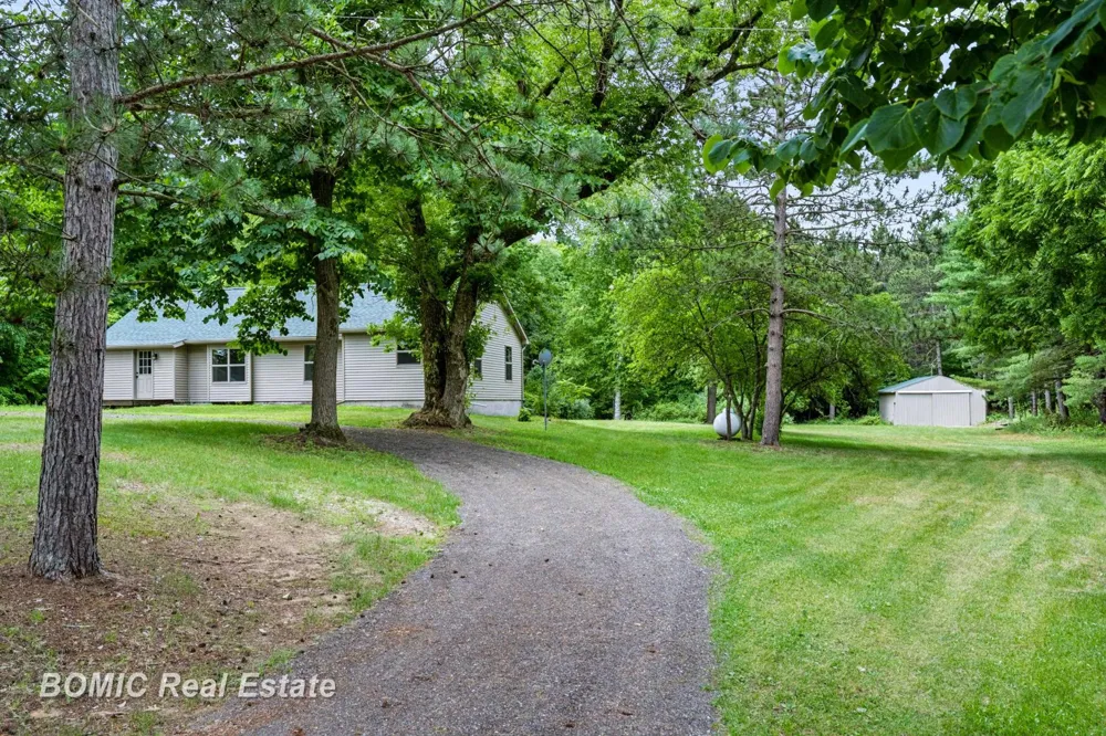 2435 E Dayton Road Wells Township, MI 48723