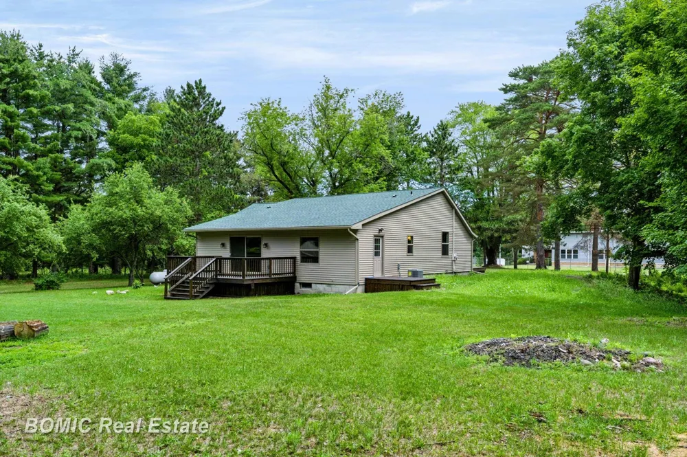 2435 E Dayton Road Wells Township, MI 48723