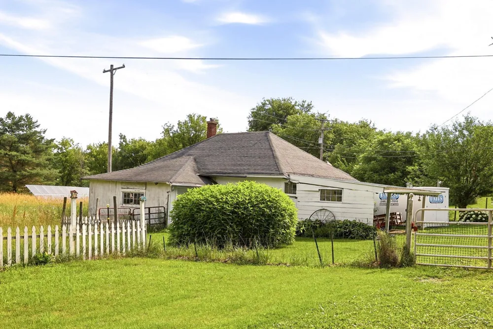 12030 Lewis Road Thetford Township, MI 48420