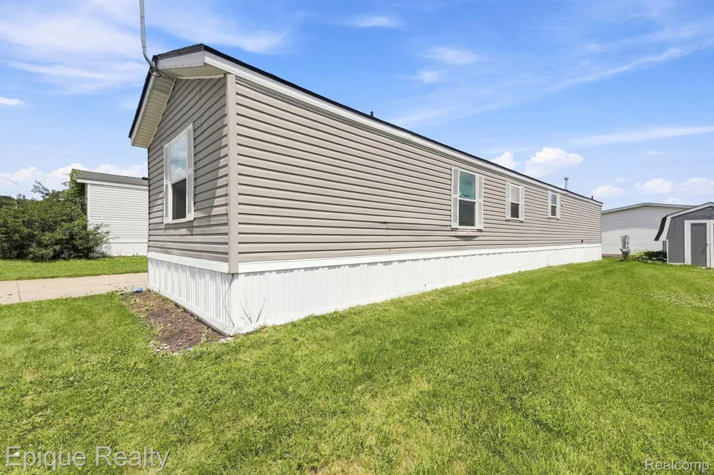 17121 Julie Drive Springfield Charter Township, MI 48350