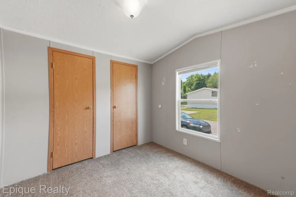 17121 Julie Drive Springfield Charter Township, MI 48350