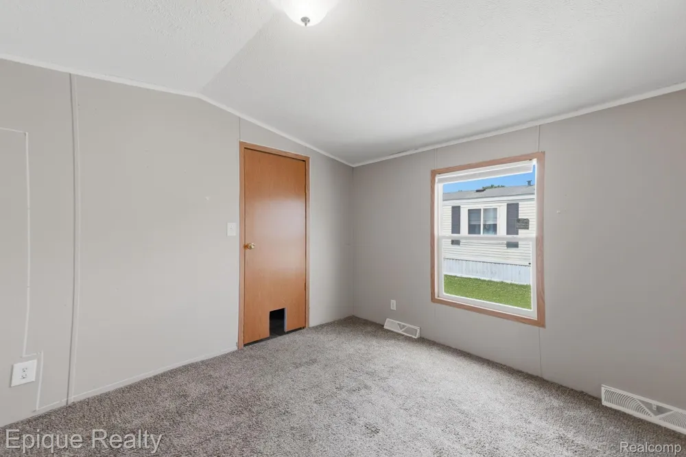 17121 Julie Drive Springfield Charter Township, MI 48350