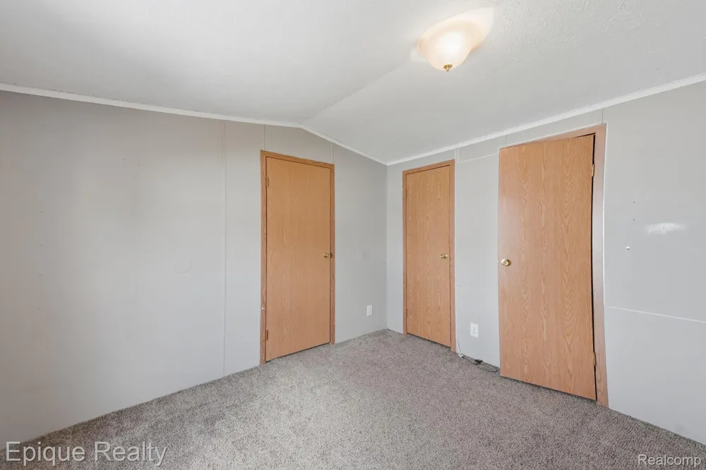 17121 Julie Drive Springfield Charter Township, MI 48350