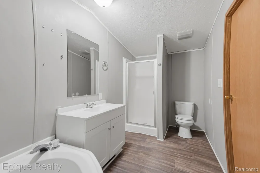 17121 Julie Drive Springfield Charter Township, MI 48350