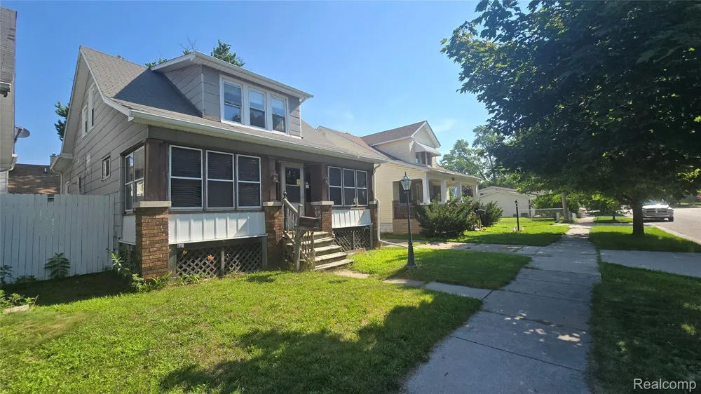 1619 White Street Port Huron City, MI 48060