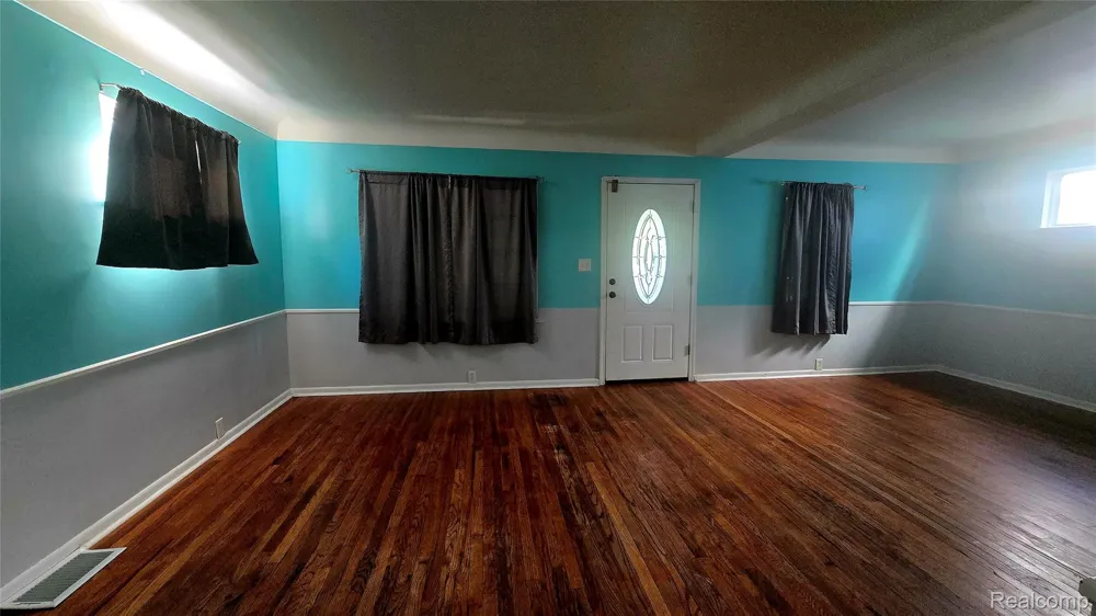 1619 White Street Port Huron City, MI 48060