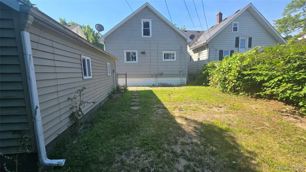 1619 White Street Port Huron City, MI 48060