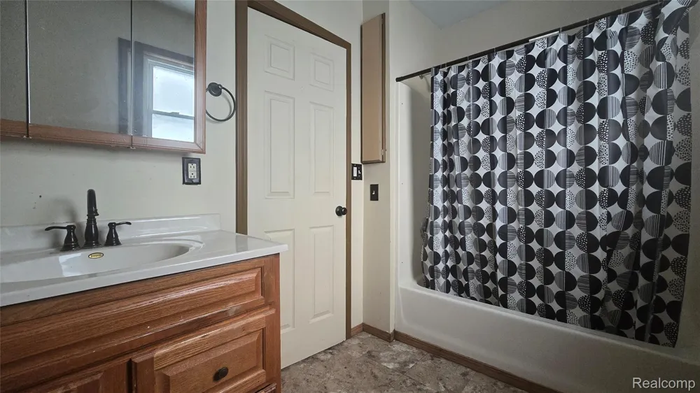 1619 White Street Port Huron City, MI 48060