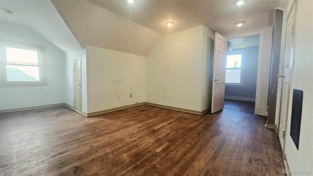 1619 White Street Port Huron City, MI 48060