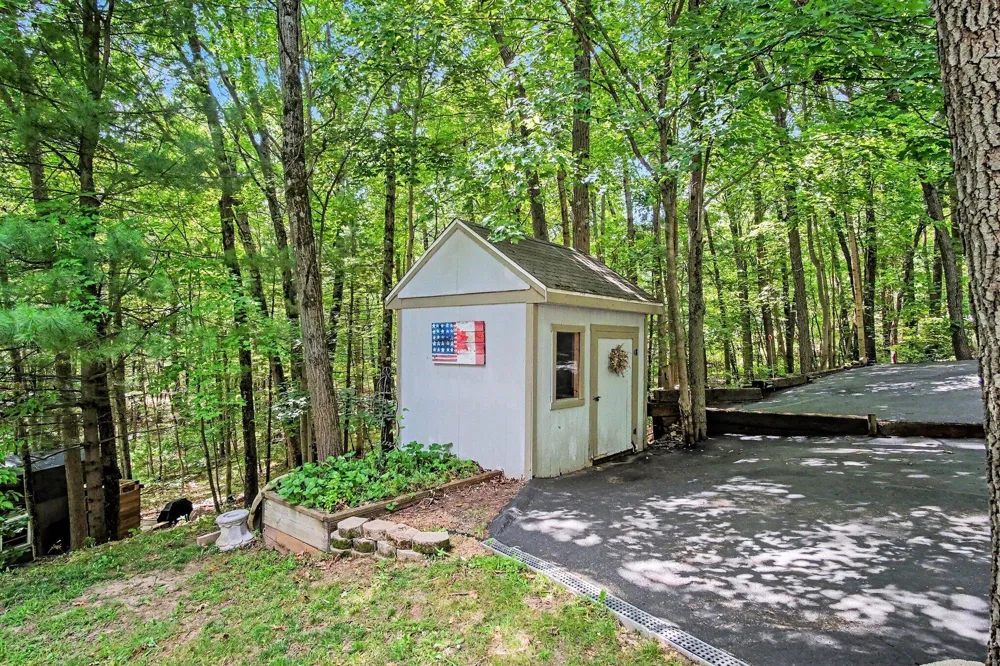 11793 W Baker Road Eureka Township, MI 48838