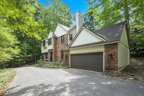 4590 Weathering Heights Road