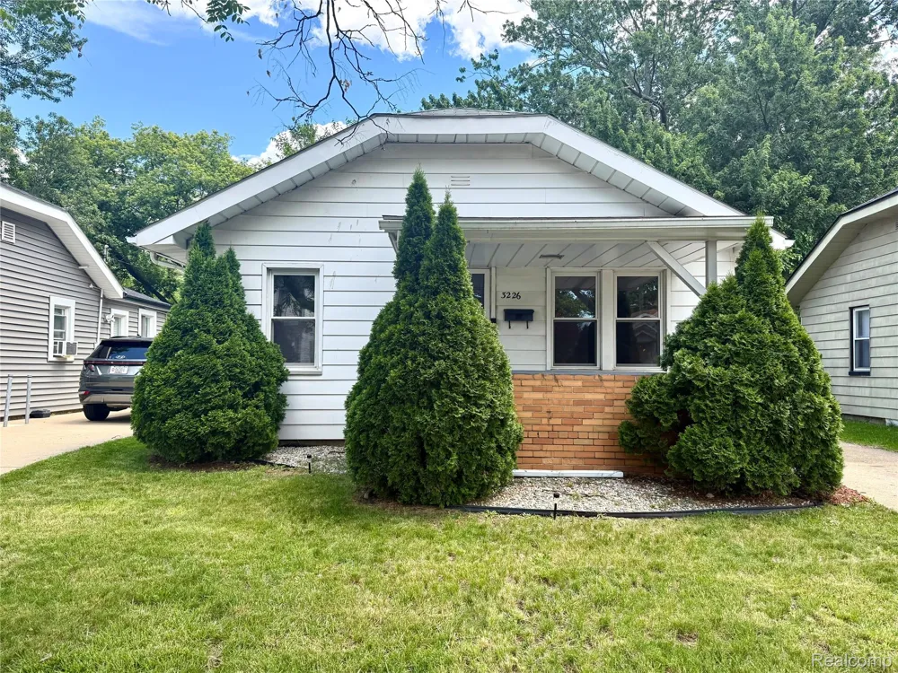 3226 Grayson Street Ferndale City, MI 48220