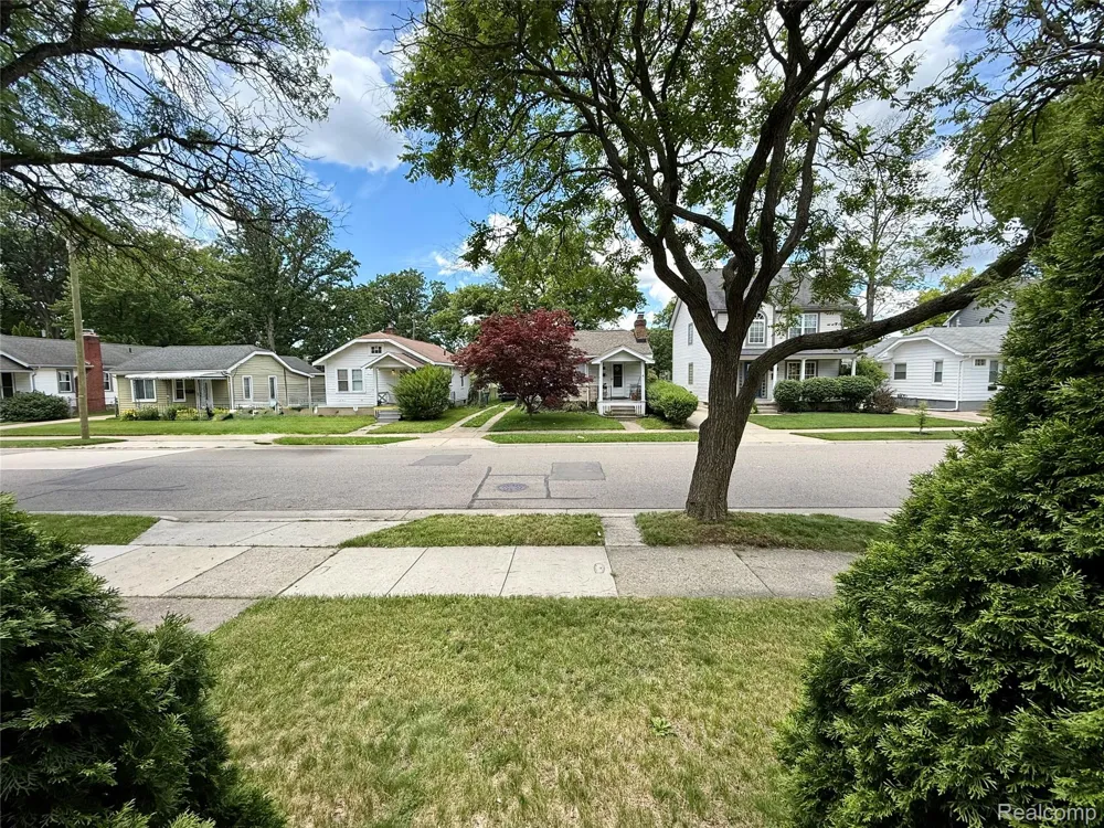 3226 Grayson Street Ferndale City, MI 48220