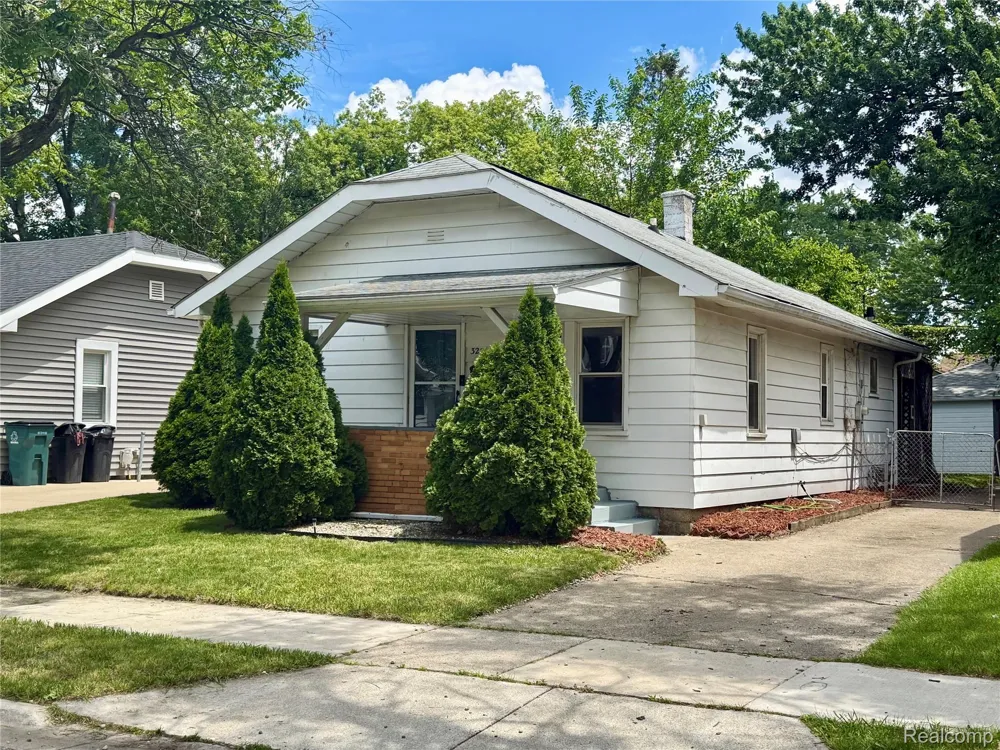3226 Grayson Street Ferndale City, MI 48220