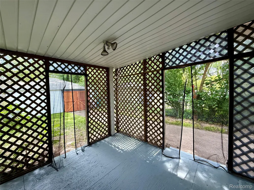 3226 Grayson Street Ferndale City, MI 48220